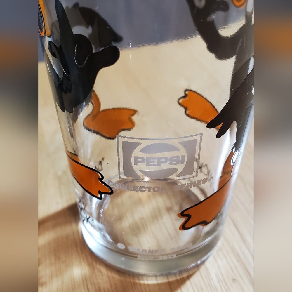 VTG Pepsi Glass Cups Bugs Bunny Daffy Duck 1973 - Picture 4 of 4